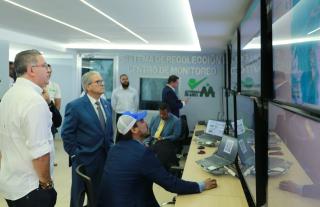 Ministro de Salud participa en la entrega de las órdenes de proceder para un nuevo modelo de recolección de basura en Panamá