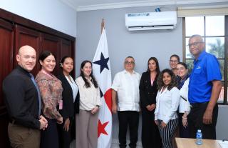 Viceministro de Salud encargado se reúne con representantes del Comando Sur en Panamá