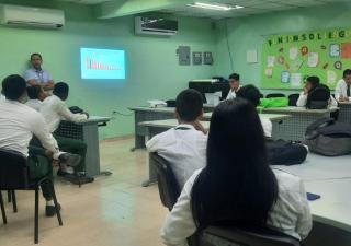 Clínica antiretroviral realiza conversatorio con estudiantes en Colón