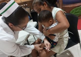 Población de Panamá Oeste acude a vacunarse contra el neumococo 