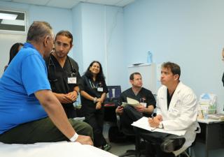 50 personas de escasos recursos serán operadas como parte del Programa Operation Walk