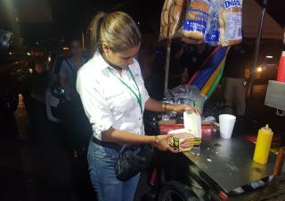 Operativo nocturno en puestos de venta ambulante en San Miguelito.