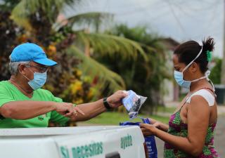 Región de Panamá Oeste entrega mascarillas en el Tecal y Vista Azul