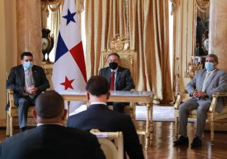 Ministro Sucre participa de acto de instalación de nuevos miembros de la junta directiva de la CSS
