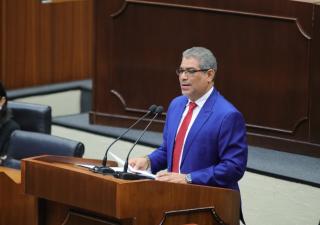 Ministro Sucre presenta anteproyecto de ley sobre salud ocupacional