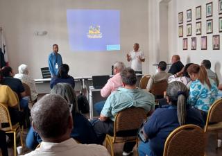 Presenta informe de epidemiología del dengue a junta técnica en Colón