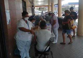 Realizan jornada de vacunación contra Covid-19 en Las Tablas 