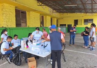 Moradores de los cinco distritos de Panamá Oeste acuden a vacunarse