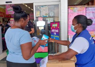 Promoción en Colón promueven jornadas de orientación contra el Dengue y el Covid-19