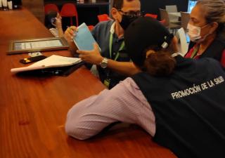 Autoridades de la región metropolitana de Salud verifican locales de interés sanitario 