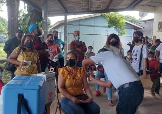Manipuladores de alimentos sacan carné de salud en el Centro de Las Margaritas de Chepo