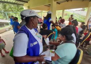 Campaña de nutrición y contra el dengue en Colón 