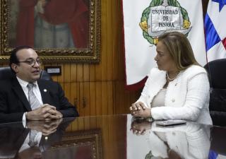 Exponen necesidades del IEA a Ministra Consejera de Salud