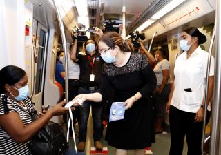 Ministra Turner verifica el cumplimiento del uso de la mascarilla