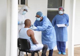 Ministro de Salud se reúne con Defensor del Pueblo