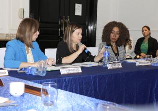 Ministra Turner: "estamos comprometidos en la lucha contra el VIH"