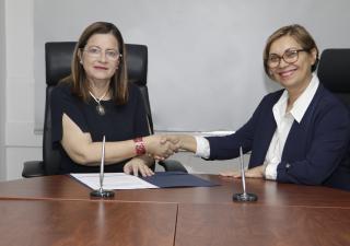Ministra Turner firma proclamación de sub directora del Idaan