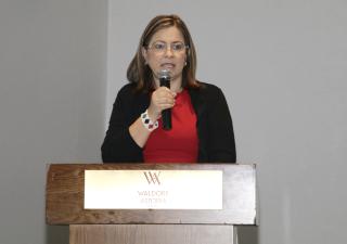 Ministra Turner trabajará para que los no asegurados con enfermedades crónicas reciban medicamentos a precios económicos