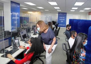 Un millón de llamadas al Centro de llamadas COVID-19 en un año