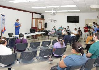  Capacitan médicos del INMFRE que tratan a pacientes  con COVID-19