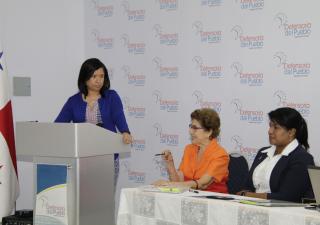 Refuerzan compromisos con víctimas de Dietilenglicol