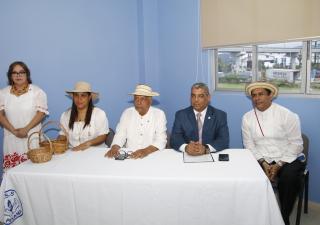 Viceministro Sucre recibe reconocimiento por 20 años de labor