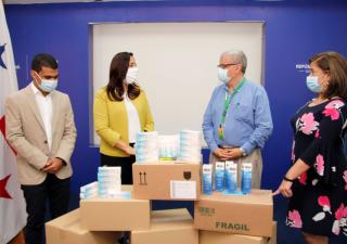 BAYER dona insumos médicos al MINSA