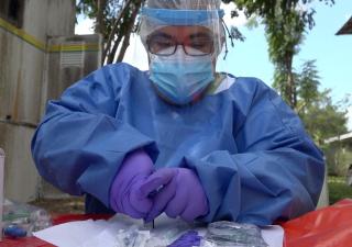 MINSA aplica dosis contra la COVID-19 a personal de AAUD  