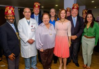 Primera Dama visitó centro Abou Saad Shriners que atiende a niños quemados