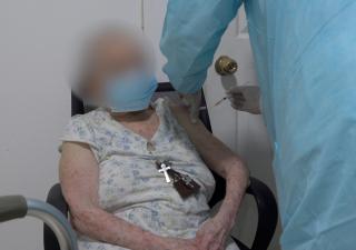 Metropolitana de Salud continúa con el proceso de vacunación en la fase 1 