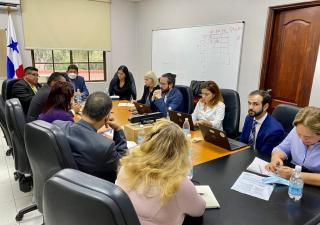 Autoridades del Minsa reciben a delegados del Banco Mundial