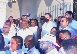 Autoridades del Gobierno Nacional saludan a la Patria este 3 de noviembre