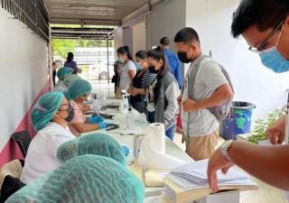 Realizan hisopado a estudiantes de Enfermería en Bocas del Toro