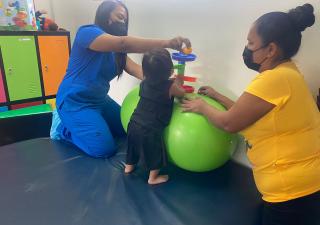 Reintegra en Bocas del Toro brinda atención a niños y adultos 