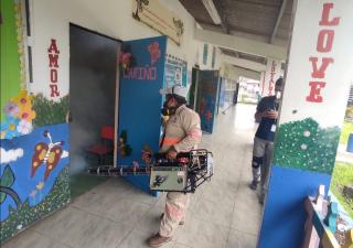 Fumigación en planteles educativos de Chiriquí Grande