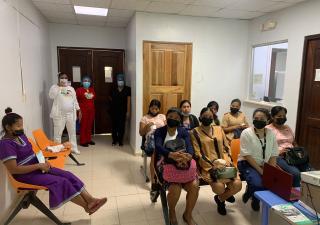 Realizan taller a embarazadas en el centro de Salud Sandra Hernández en Changuinola