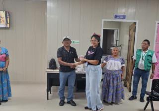 Centro de Salud en Sieykin celebran el mes de la cinta rosada