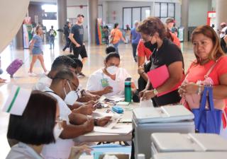 Continúan jornadas de vacunación para seguir contrarrestando el Covid-19 en la población.