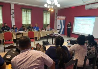 Capacitan profesionales sobre temas de salud mental en Darién 