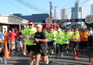 Carrera caminata Sendero de Luz culminó con éxito
