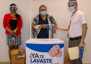 Entregan 1000 pantallas faciales a voluntarios del MIDES