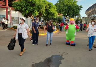 Dora, la Promotora se toma la feria de David