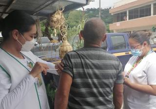 Vacunación mantiene presencia en las comunidades