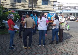 Autoridades de Salud en Bugaba brindan docencia a vendedores informales