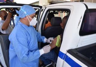 Chiricanos apoyan inoculación con AstraZeneca y se estudia otro punto de vacunación