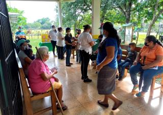 Equipos de Salud realizan gira médica en Cochea