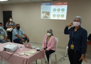 MINSA capacita a vendedores de Lotería en Chiriquí