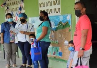 Coclé continúa proceso de vacunación a la población
