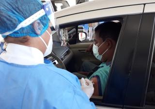 Auto rápido en Coclé continúa vacunando