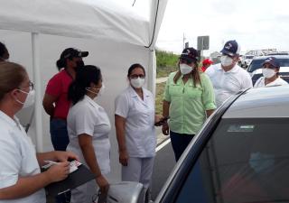 Ministra consejera visita auto exprés en Coclé